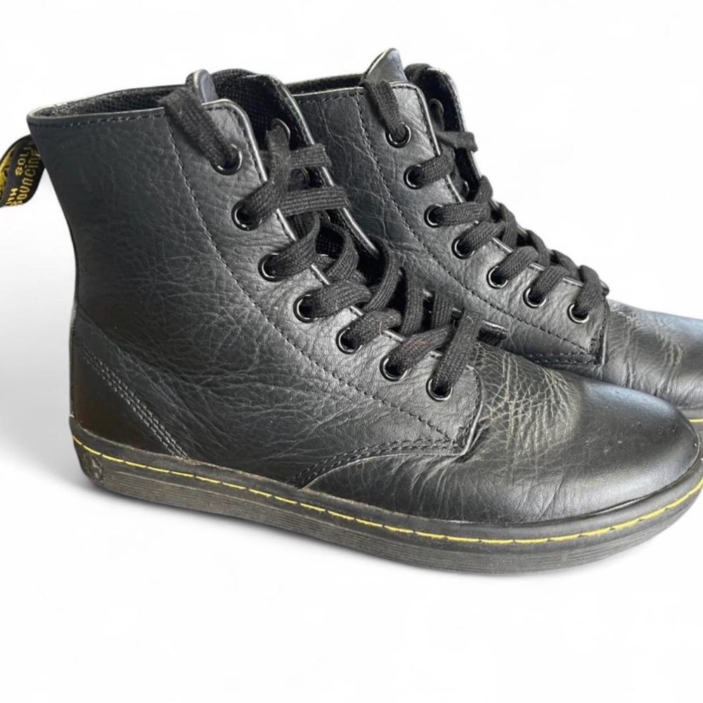 Black Leather Dr. Martens Leyton Size 6